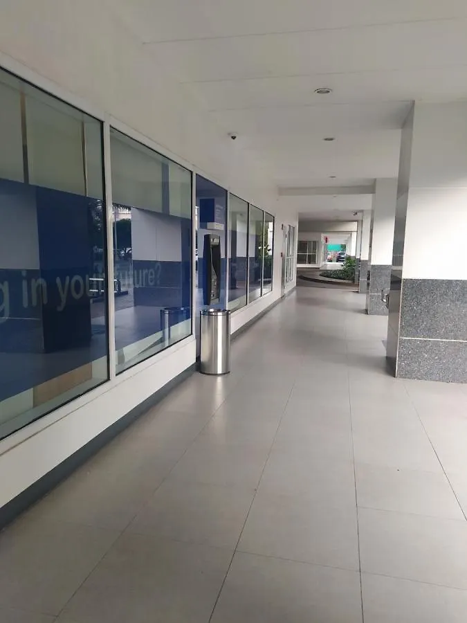 Sea Residences Mall Of Asia By Jermel Pasay Capsule hotel