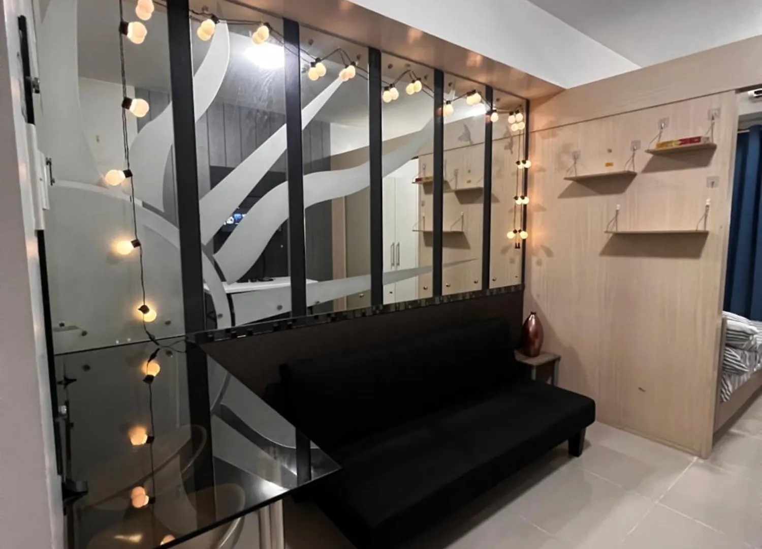 Sea Residences Mall Of Asia By Jermel Pasay Capsule hotel