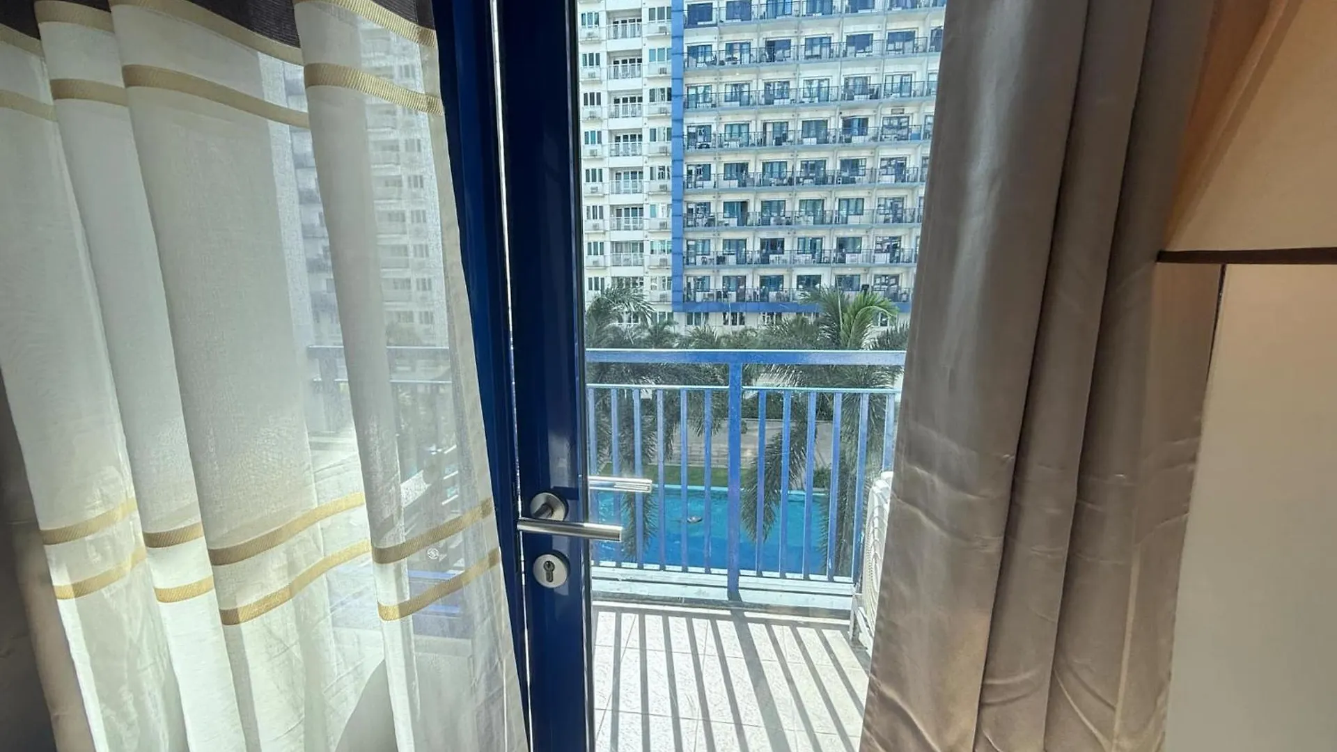 Capsule hotel Sea Residences Mall Of Asia By Jermel Pasay Philippines